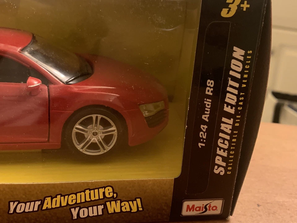 Coche de coleccionista fundido a presión rojo Maisto 2010 AUDI R8 escala 1:24 EDICIÓN ESPECIAL Foto 2 de 4