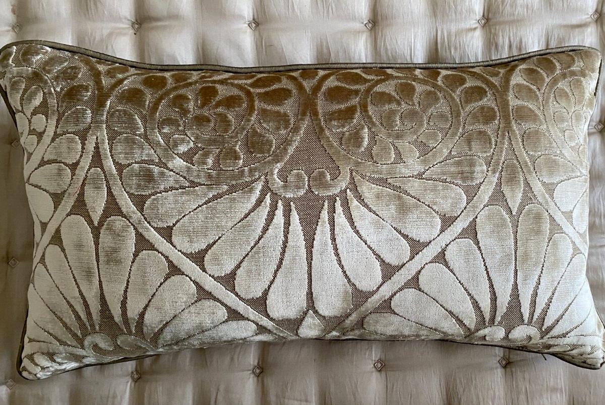 ❇️ New Beautiful FEATURE Oblong CUT VELVET Cushion covers SILK