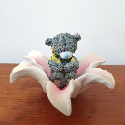 ME TO YOU TATTY TEDDYBÄR BLÜHENDE BLUMEN FIGUR 40990 LILIE