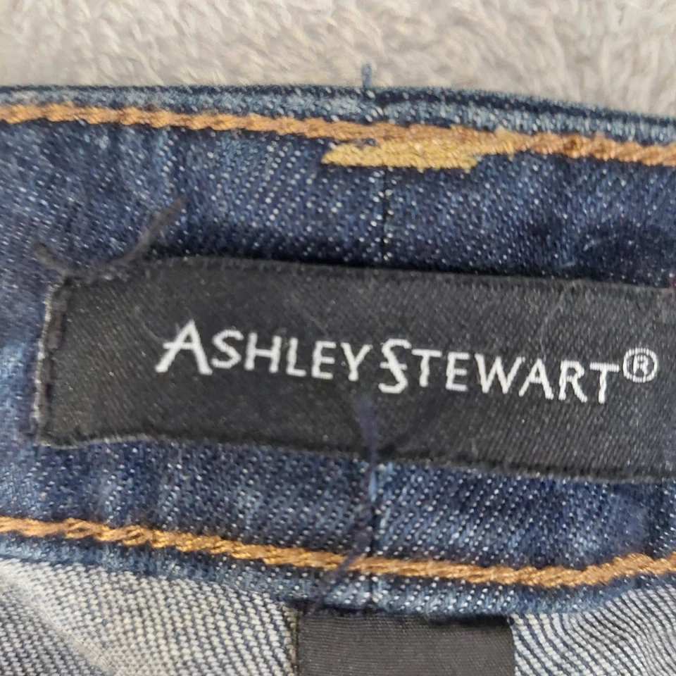 Pantalones de mezclilla rasgados desgastados lavado oscuro talla grande Ashley Stewart para mujer Foto 2 de 4