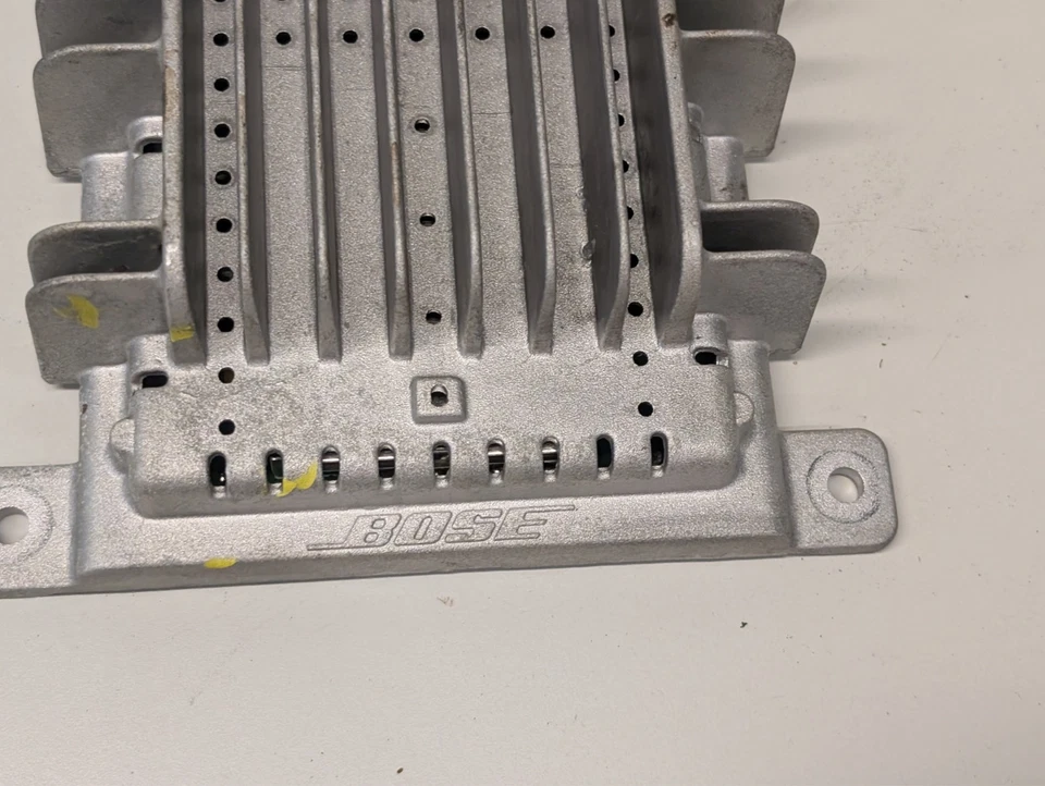 Amplificador amplificador de audio radio Bose Infiniti FX35 FX45 2004-2007 OEM 28060 CG012 Foto 2 de 4