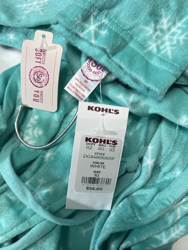 Girl's Faux Fur Robe Size 10 Turquoise Green Winter Snowflakes Bathrobe Teal $56 - Picture 3 of 16
