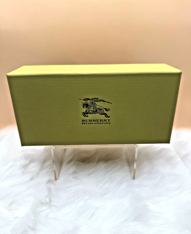 Gafas de sol Burberry color tostado - patrón clásico a cuadros Nova - lentes grises degradados nuevas con etiquetas Foto 3 de 4