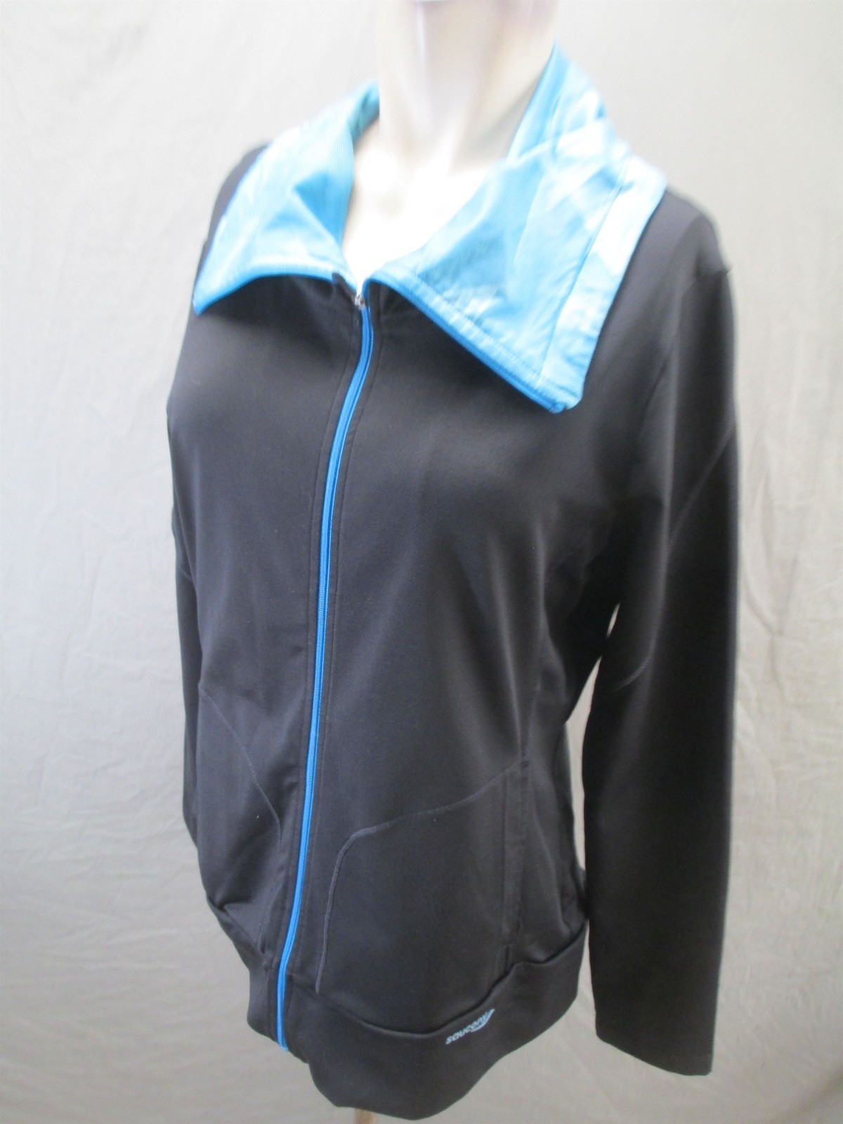 Saucony Size L Womens Black Stretch Pockets Full Zip Activewear Logo Jacket 788 thumbnail 3