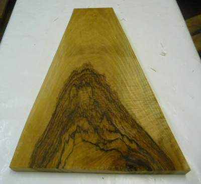Walnussholz; 40 x 18 bis 36 x 3 cm; Artnr 1022