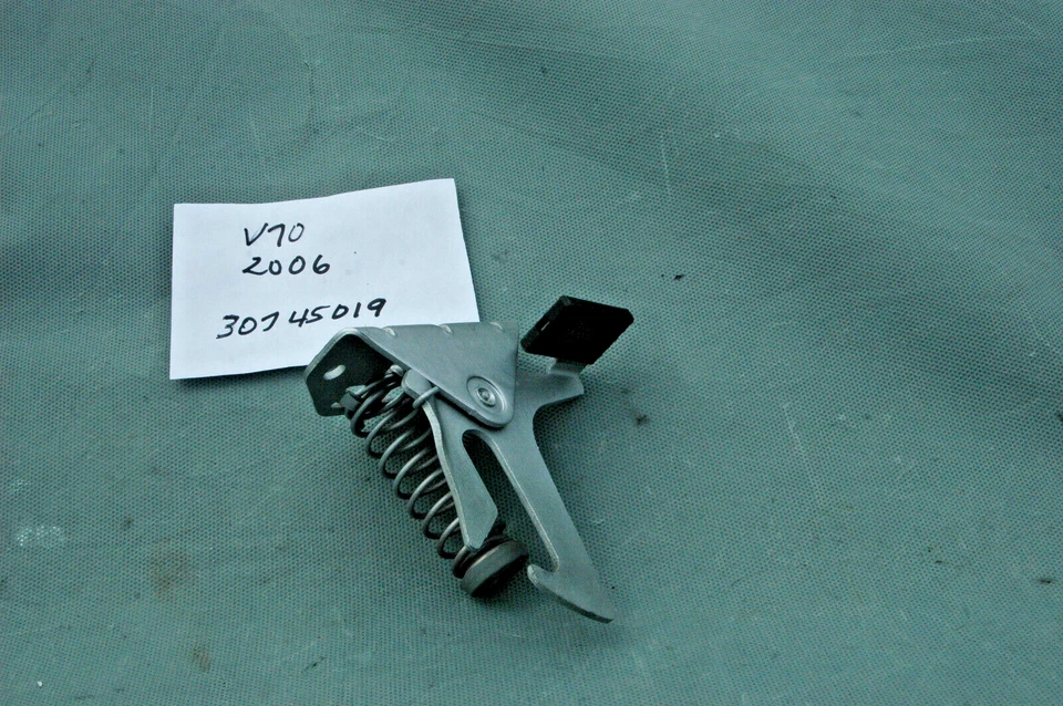 Pestillo de casco de seguridad OEM 30745019 2002-2006 Volvo V70 XC70 Foto 2 de 3