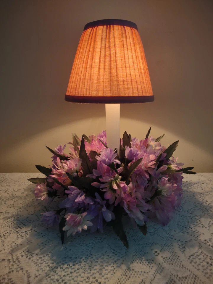 Arreglos florales con pantalla de vela eléctrica de 7 vatios y bombilla incluida hecha a mano Foto 2 de 4