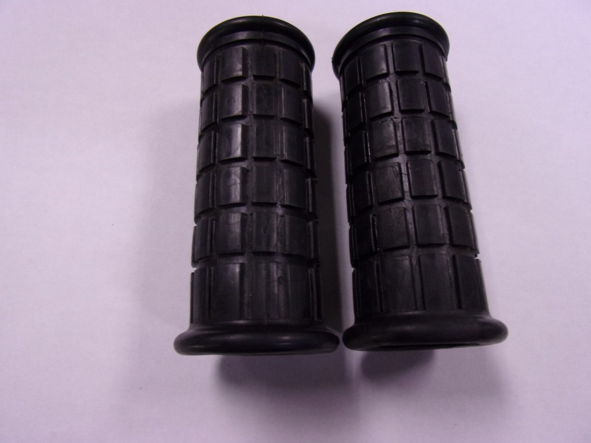 Kawasaki OEM Footrests to Fit: A1/A7/F3/W2/W1 Models P/N 92076-010