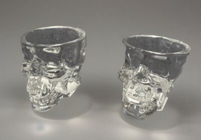 NEW Lot of 2 Crystal Clear 3D Sculpted Figural Skull Shaped Shot Glasses 1.5oz
