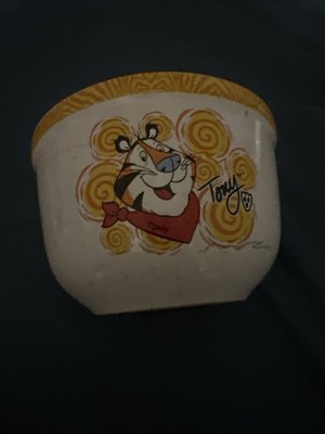 Vintage 2002 Kellogg's Frosted Flakes Tony The Tiger 24 oz. / 3 Cup Cereal Bowl