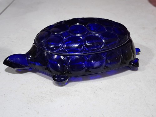 1970's Westmoreland blue iridescent Glass Thousand Eye Turtle 7.5"l Covered box