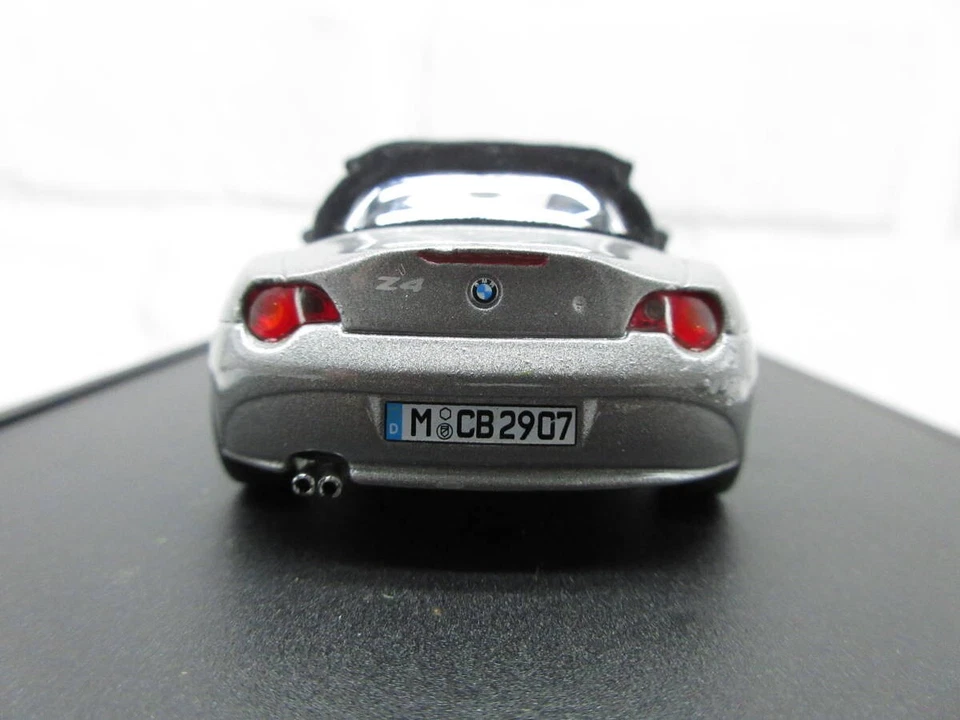 1:43 NOREV BMW Z4 Roadster grigio rivenditore autentico modellino auto presso... - Immagine 3 di 4