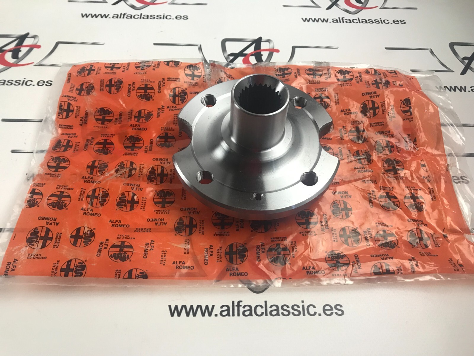 Front Wheel Hub Alfa Romeo Alfa 33 907 (90-94) OEM Ref 60559321