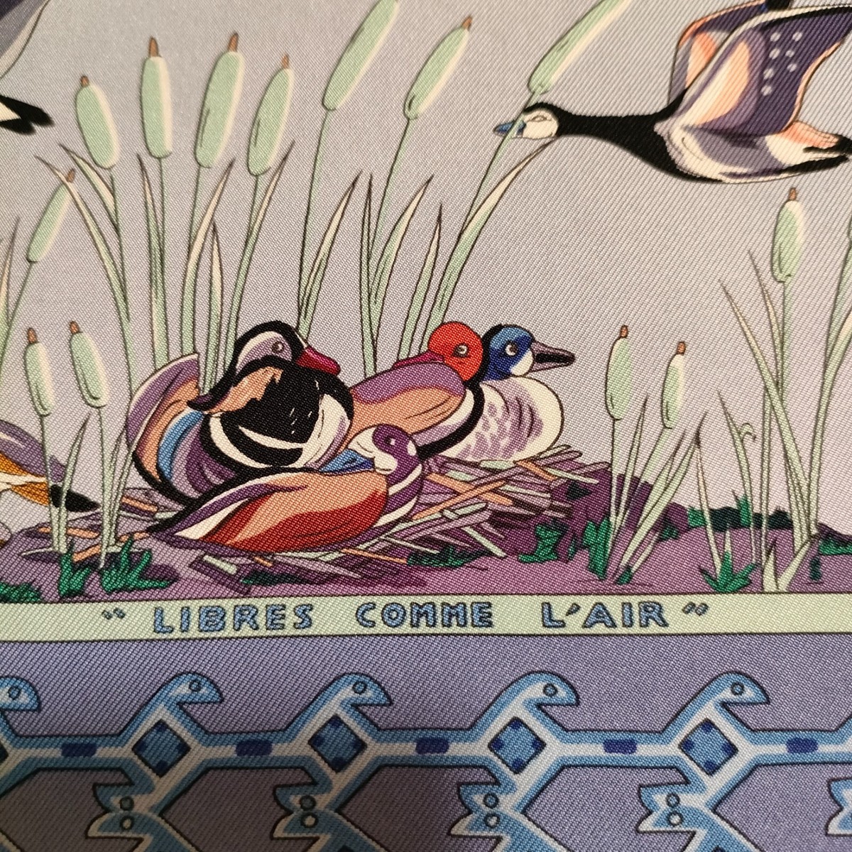 Unused w/box HERMES Carre 90 LIBRES COMME L'AIR Silk Scarf