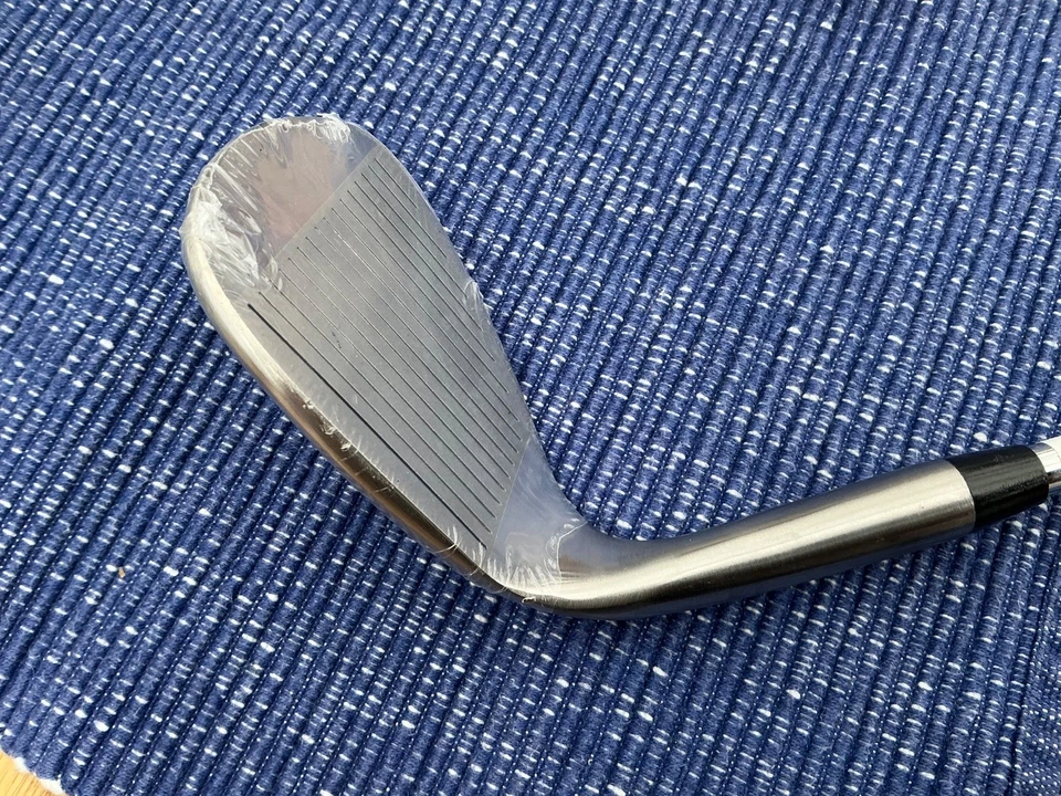 Slazenger V300 S-Steel 64°/8° Lob Wedge  Iron Right Hand  New - Image 3 of 4