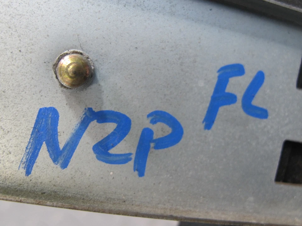 90-96 NISSAN Z32 300ZX CUPÉ PUERTA IZQUIERDA MANIJA INTERIOR CON SOPORTE DE MONTAJE OEM Foto 2 de 4