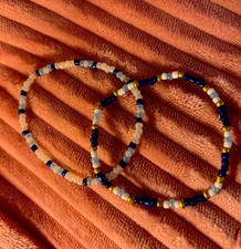 coppia di bracciali con perline fatti a mano💙🩵