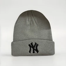 NEW YORK YANKEES BEANIE HAT KNIT CUFFED MLB BASEBALL TEAM LOGO NEW CAP (GREY)