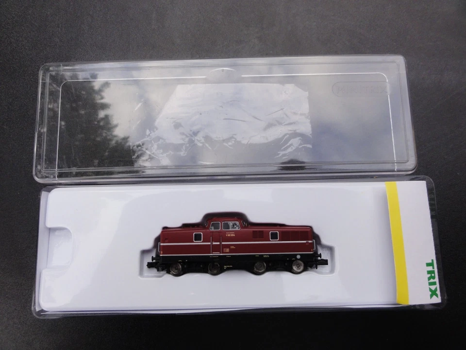 Minitrix N 12504 Diesellok V80 004, DB, Licht, DSS, NEM