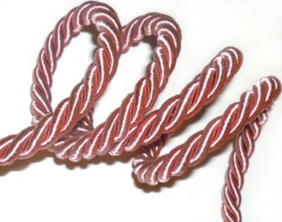 DUSKY PINK SILKY PIPING/EDGING ROPE 9MM CORD, X2 METRES, ART CORDONE/9 ...