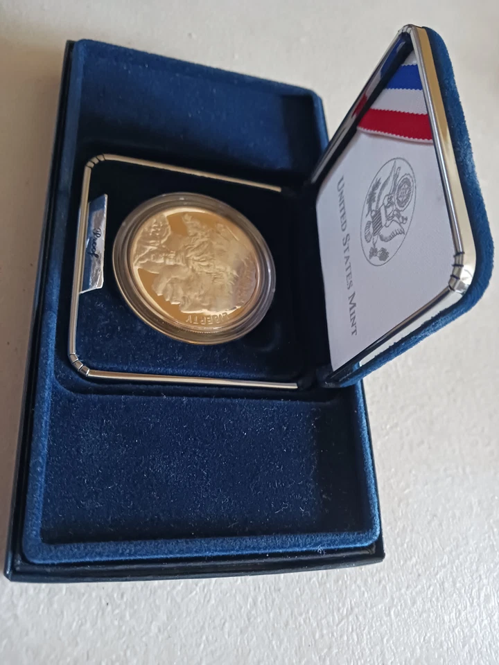 2001 P $1  American Buffalo Commemorative   Silver Dollar  Proof - Image 2 of 4