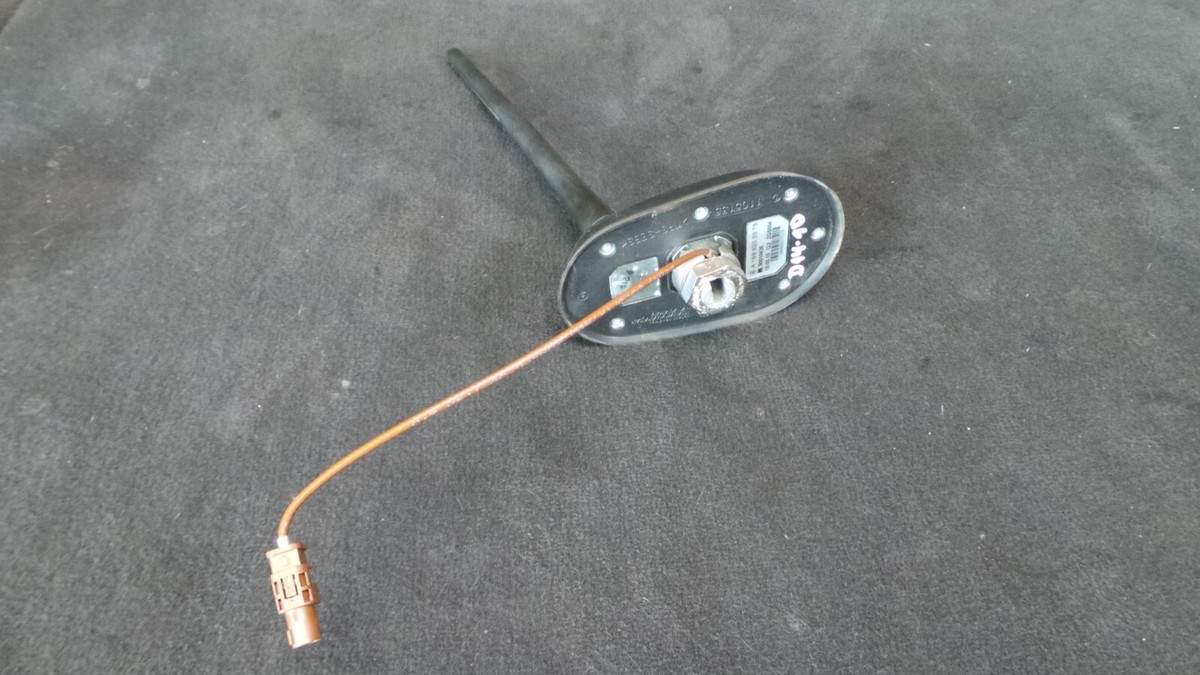 D14-10 * Mercedes Benz W169 Antenne Dachantenne A1698203375  