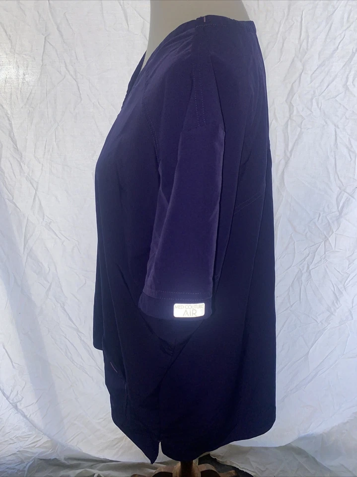 Blusa Médica Pullover Med Couture Air Para Mujer Talla 3XL Púrpura Manga Corta Cuello en V Foto 3 de 4