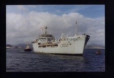 nb0098 - UK Navy Warship - RFA Sir Geraint L3027 & Tug - photograph 6x4