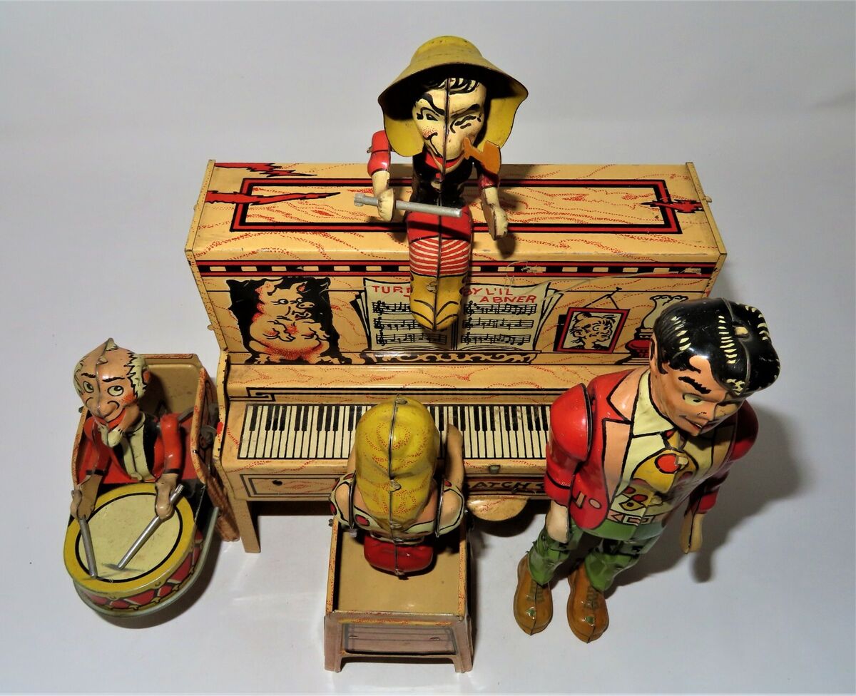 1945 Wind up Tin Toy 1945 Wind up Tin Toy