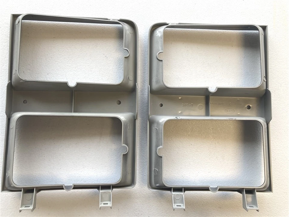 USADO Chevrolet Blazer C K 10 20 30 Moldura de Porta Farol Principal 1983 - 84 PAR CINZA - Imagem 2 de 4