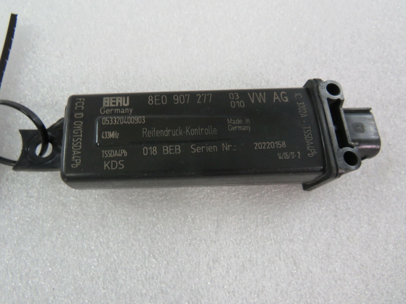 Lamborghini Aventador, Tire Pressure Sensor / TPMS Antenna, Used, P/N 8E0907277