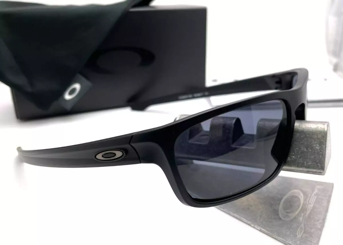 OAKLEY SLIVER STEALTH MATTE BLACK WITH PRIZM GREY SUNGLASSES 