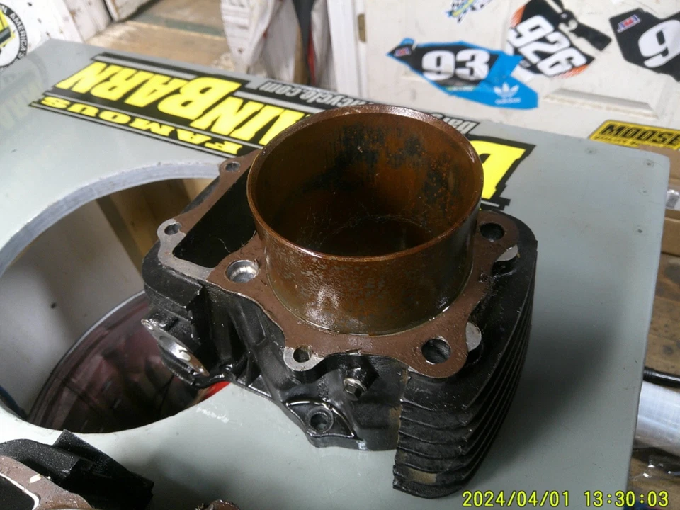 1996 Kawasaki VN1500D1 CYLINDERS VN1500 D1/D2 1996-1997 ORIGINAL KAWI VN 1500 - Image 2 of 4