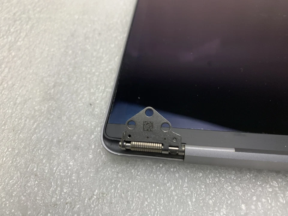 MacBook Pro A1990 15" 2018 2019 Retina LCD Assembly SPACE GRAY 661-10355 Grade C - Image 4 of 4