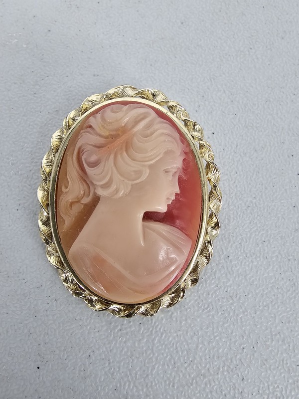 cameo brooch