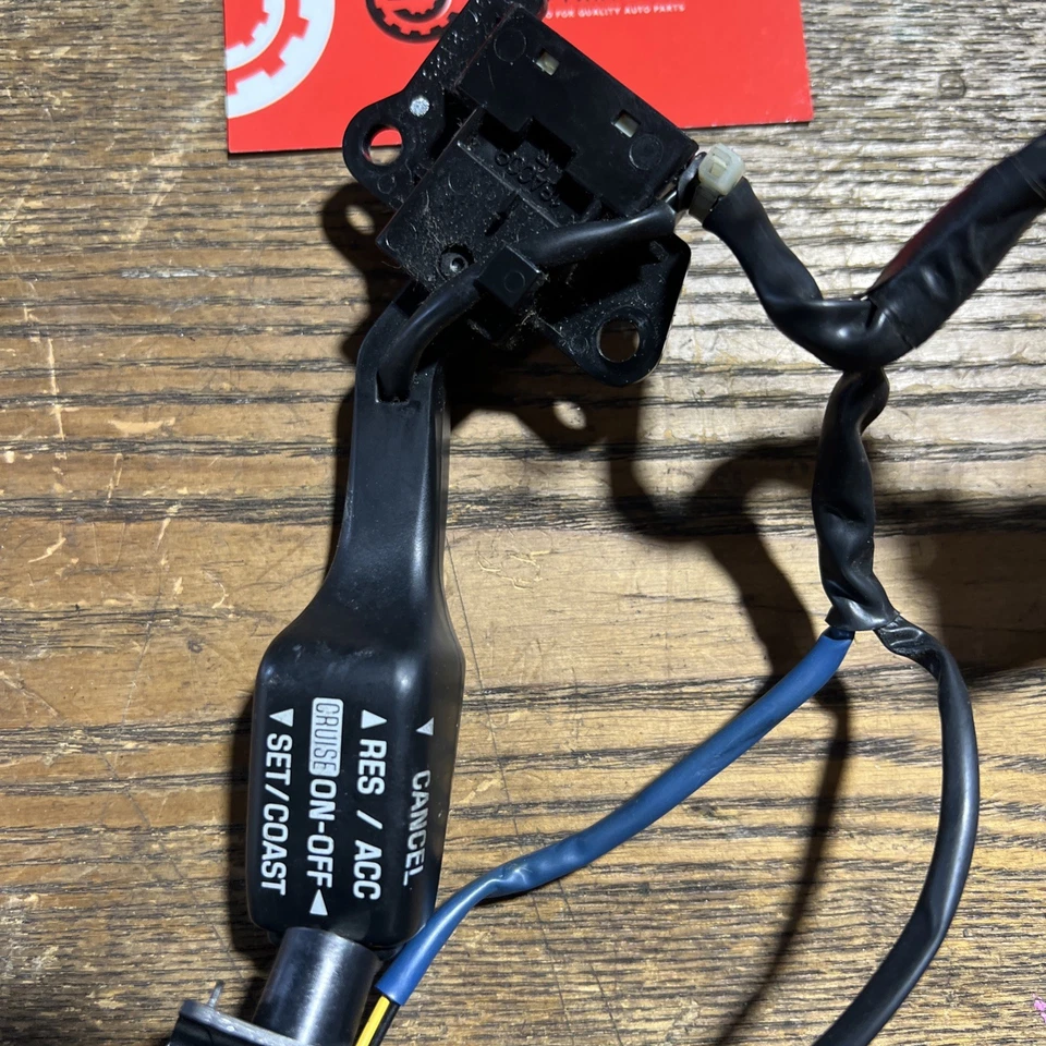 Lexus IS300 2001-2005 botones de cambio e interruptores de volante de control de crucero Foto 4 de 4