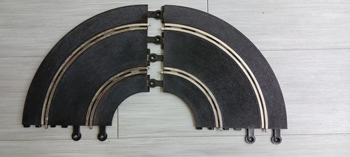 vintage Scalextric Track : 2 - CURVE, # PT/56 de l'ancien jeu de fentes, type caoutchouc.