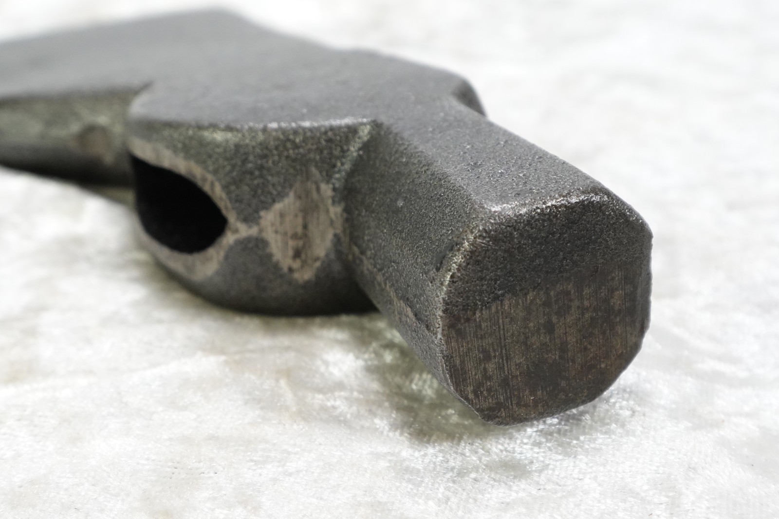 Unused Vintage Half Hatchet-Head With Nail Puller No Maker's Mark Octagonal Pole