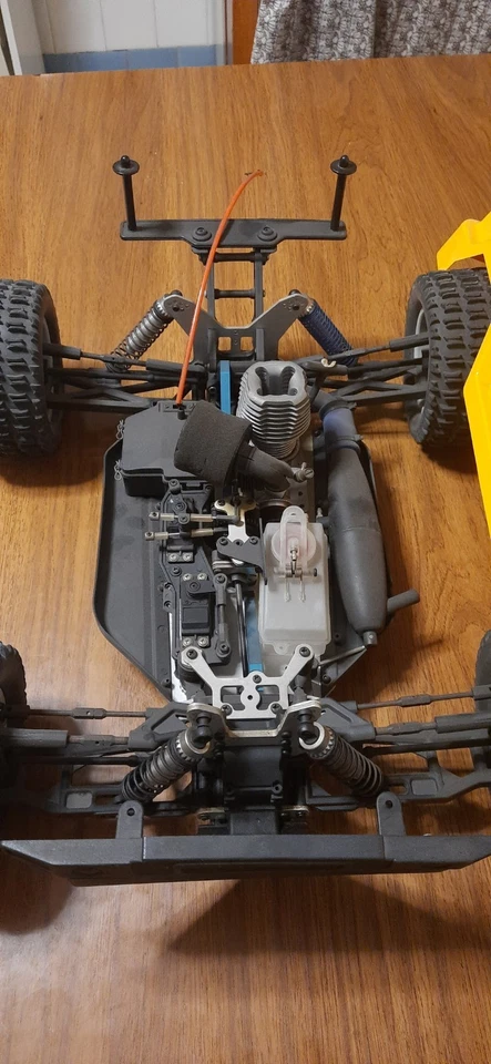 Hummer H2 Hobby & Work Scala 1:8 Motore A Scoppio - Immagine 4 di 4