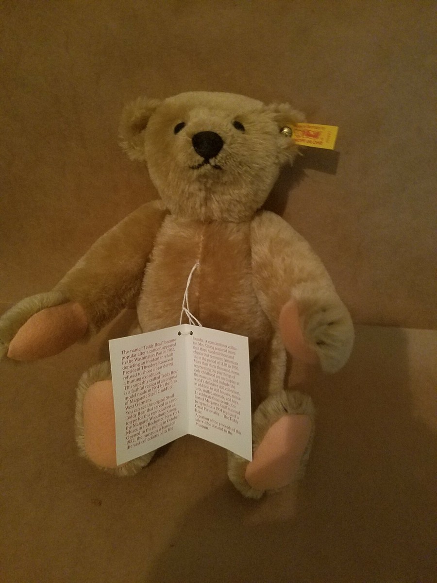 Steiff Margaret Strong Bear - Woodbury Strong Museum - 404627 - 12