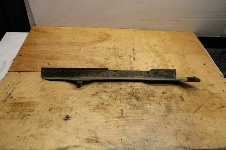 99-00 YAMAHA YZF R6 PROTETOR DE CORRENTE DE TRAÇÃO TRASEIRA TAMPA ESCUDO BB327 - Imagem 4 de 4