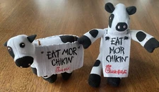 2 Chick Fil A Cows Eat Mor Chik'n More Chicken 6” Plush Sandwich Board 2002 VTG