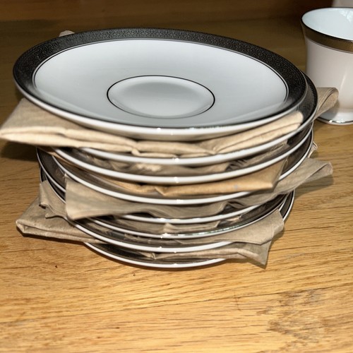 WATERFORD Set of 8 NEWGRANGE PLATINUM TEACUP & SAUCER plus STORAGE CONTAINERS - Picture 9 of 12
