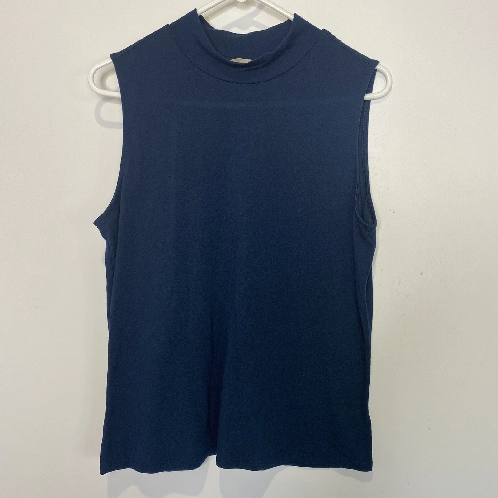 athleta sleeveless workout soft t shirt style tank-top