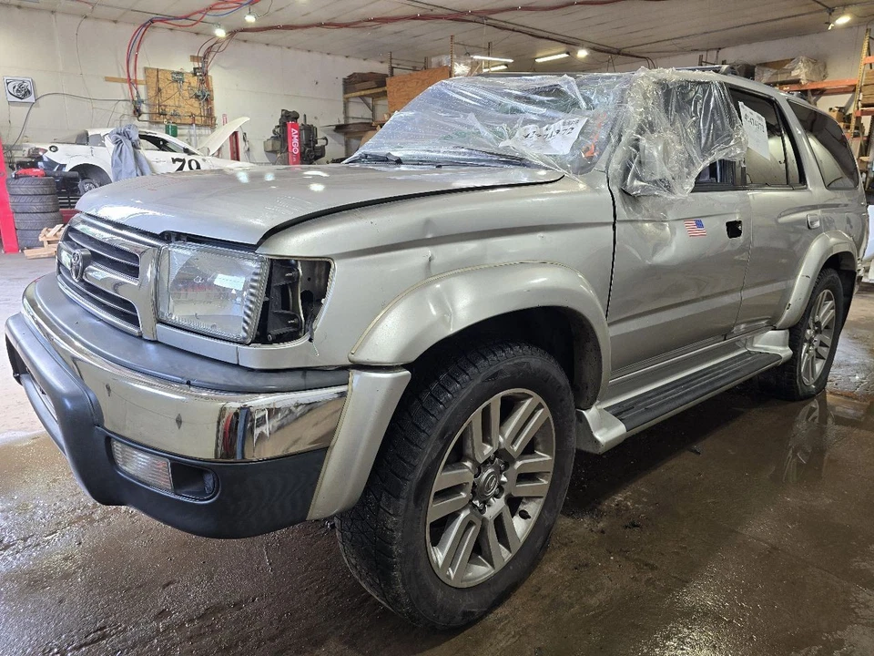 Cuarto de vidrio para pasajeros con tinte de privacidad de antena para 96-02 4 RUNNER 640689 Foto 2 de 4