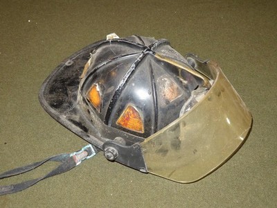 Cairns 1010 ten-ten Fire Helmet Vintage