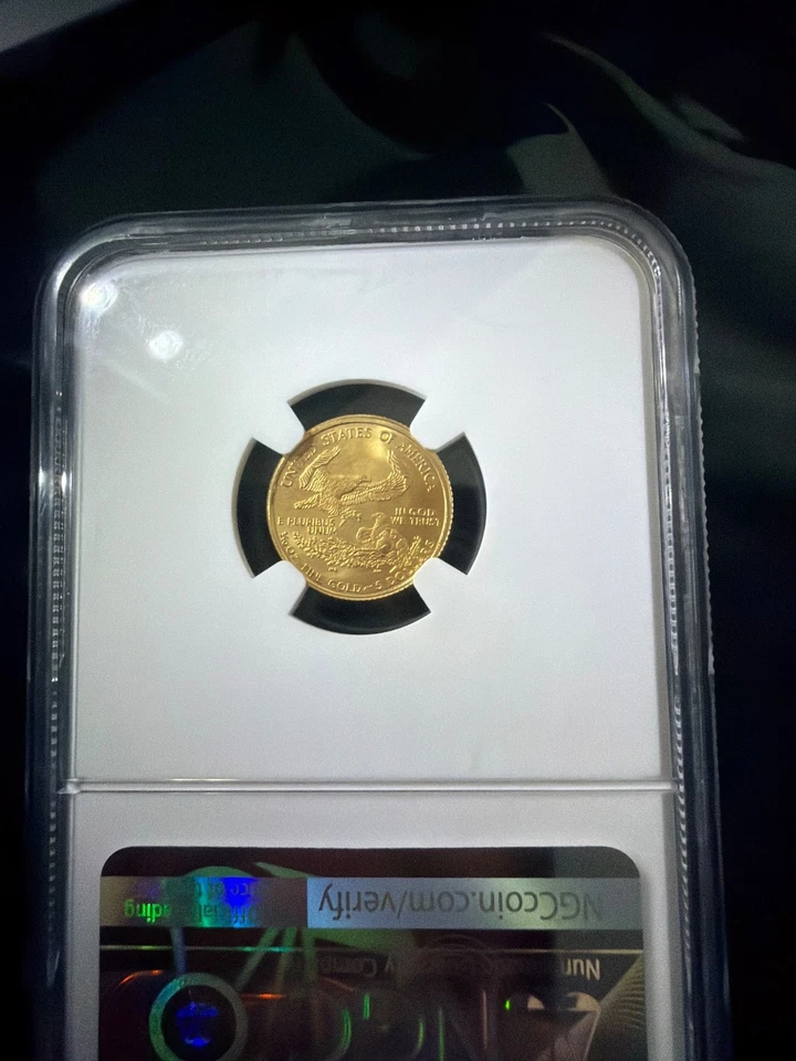 2001 1/10 Gold American Eagle $5 - Image 2 of 2