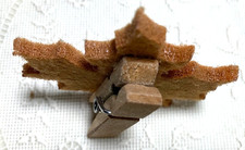 VTG HANDMADE FELT MAPLE LEAF FASHION BROOCH CLOTHES PIN EASY ACCESS AUTUMN FALL