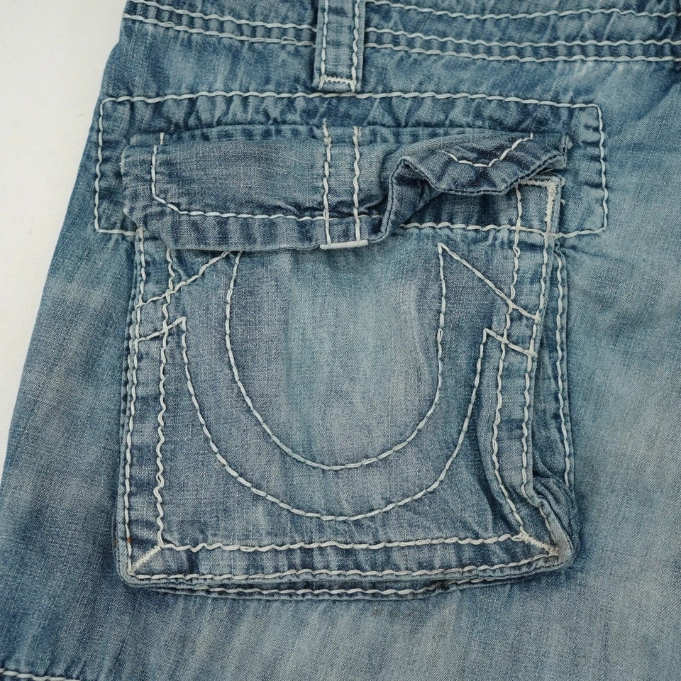 True Religion Men's Distressed Denim Cargo Shorts Size W34 - Image 4 of 4