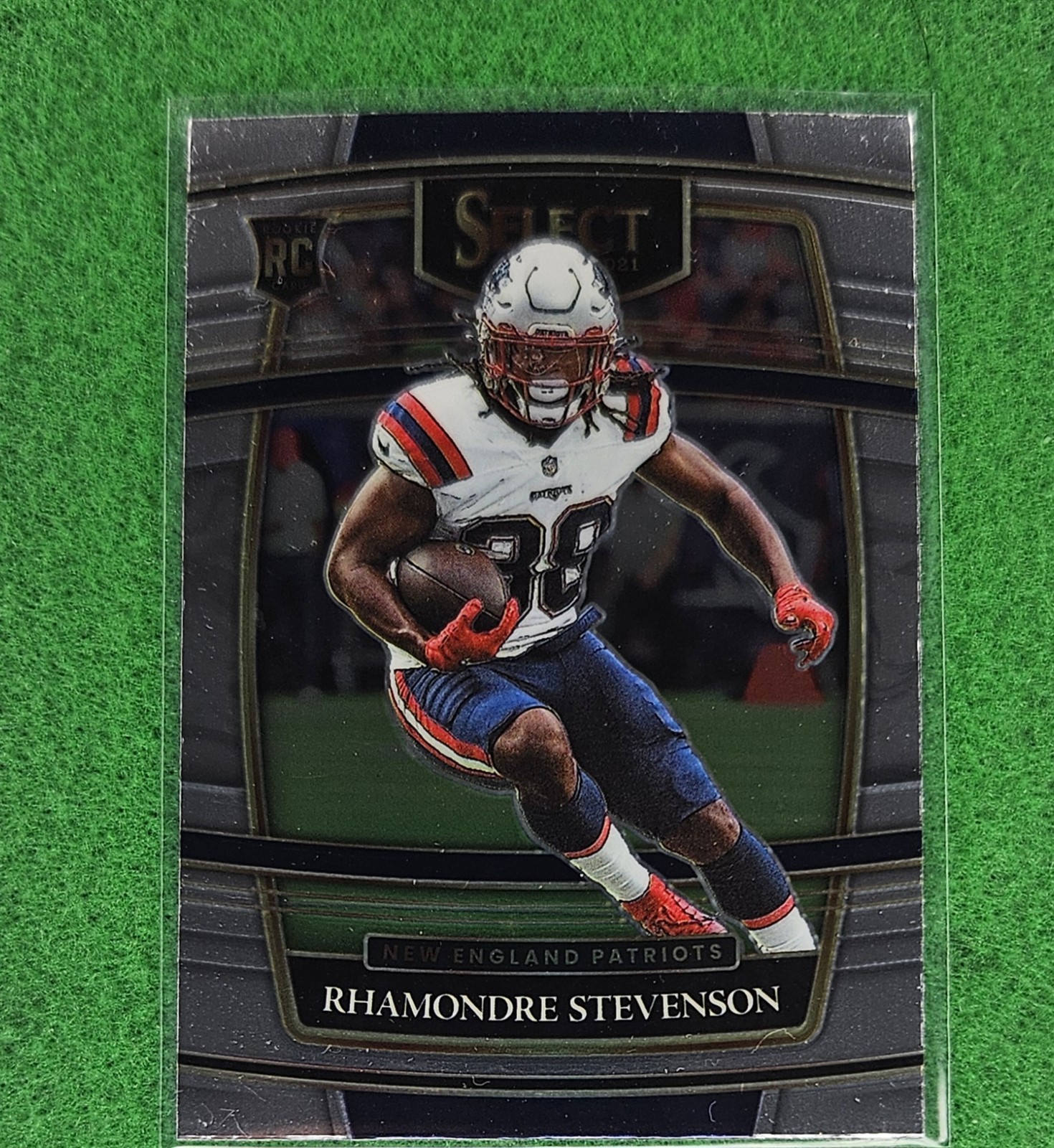 2021 Panini Select - Concourse Rhamondre Stevenson #75 (RC)